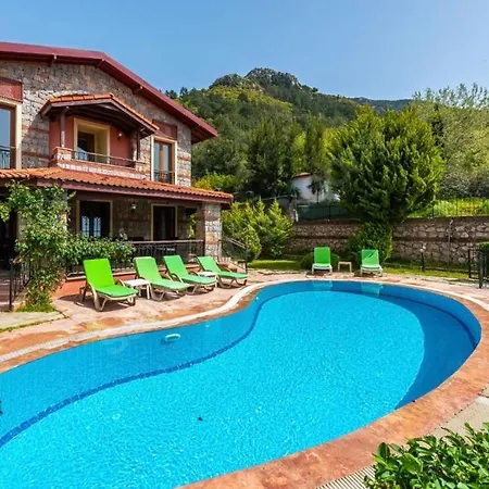 Sun 12 Villa